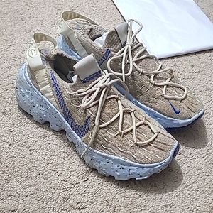 Nike Space Hippie 04 size 8 😎